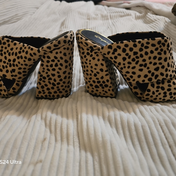 Cupid Leapord print peeptoe suede slide on chunky heel Size 5.5 - Picture 2 of 7
